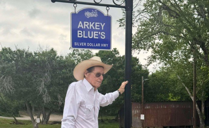 Bandera Honors Music Legend With 'Arkey Blues Silver Dollar Highway' Designation>