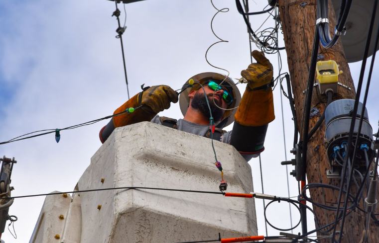 Power back on for Bandera Residents>