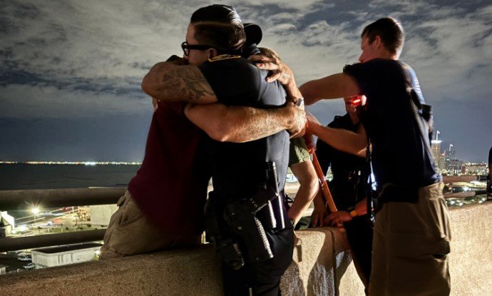 Corpus Christi First Responders Rescue Man in Crisis on Harbor Bridge>