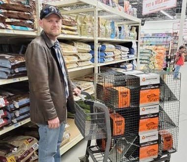 Bandera Tractor Supply Donates Cages for Marshal's Trap and Release Program; Volunteers Needed>